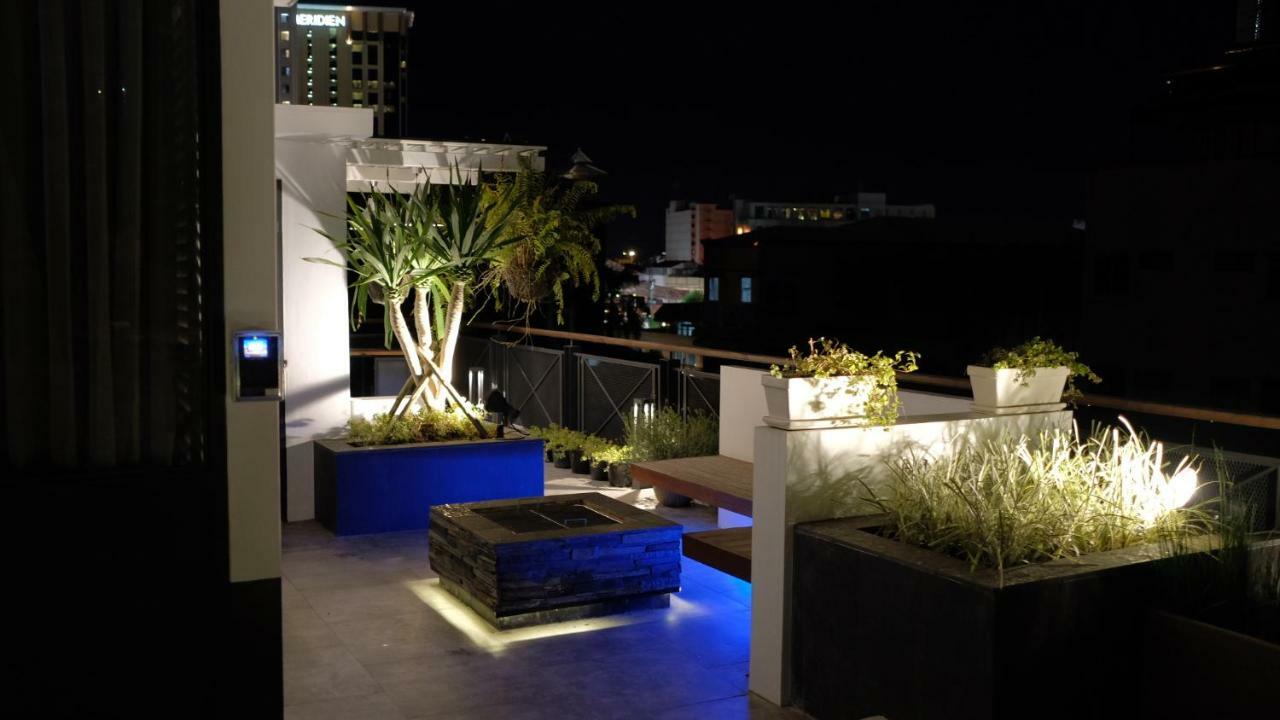 Iron32 Hotel Chiang Mai Exterior photo